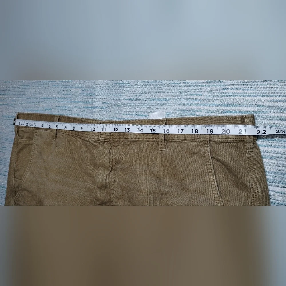 Banana Relublic Men's Shorts Mid Rise Cotton Size (42)